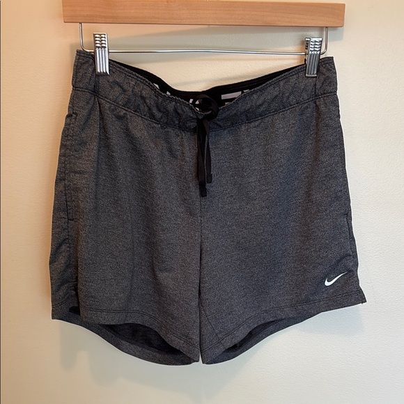 Gray Nike athletic shorts in great condition! - Picture 1 of 4